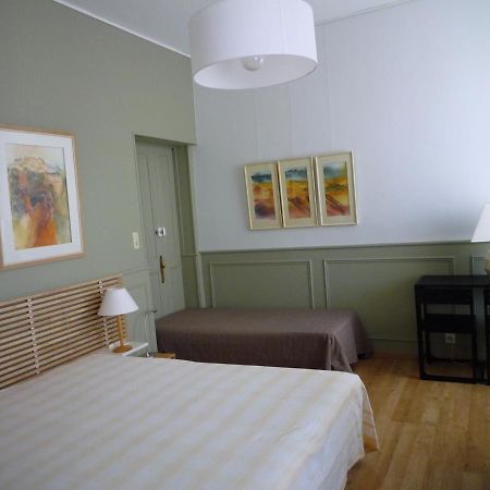 Appartement Avignon Centre Intra Muros Cour Exterieure Parking Prive Gratuit Екстер'єр фото