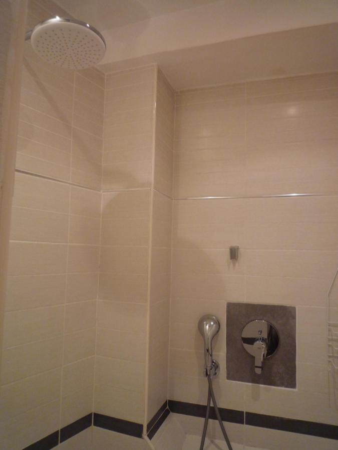 Appartement Avignon Centre Intra Muros Cour Exterieure Parking Prive Gratuit Екстер'єр фото