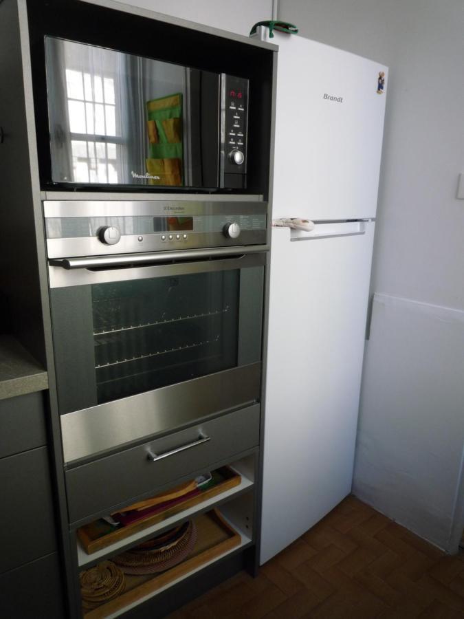 Appartement Avignon Centre Intra Muros Cour Exterieure Parking Prive Gratuit Екстер'єр фото