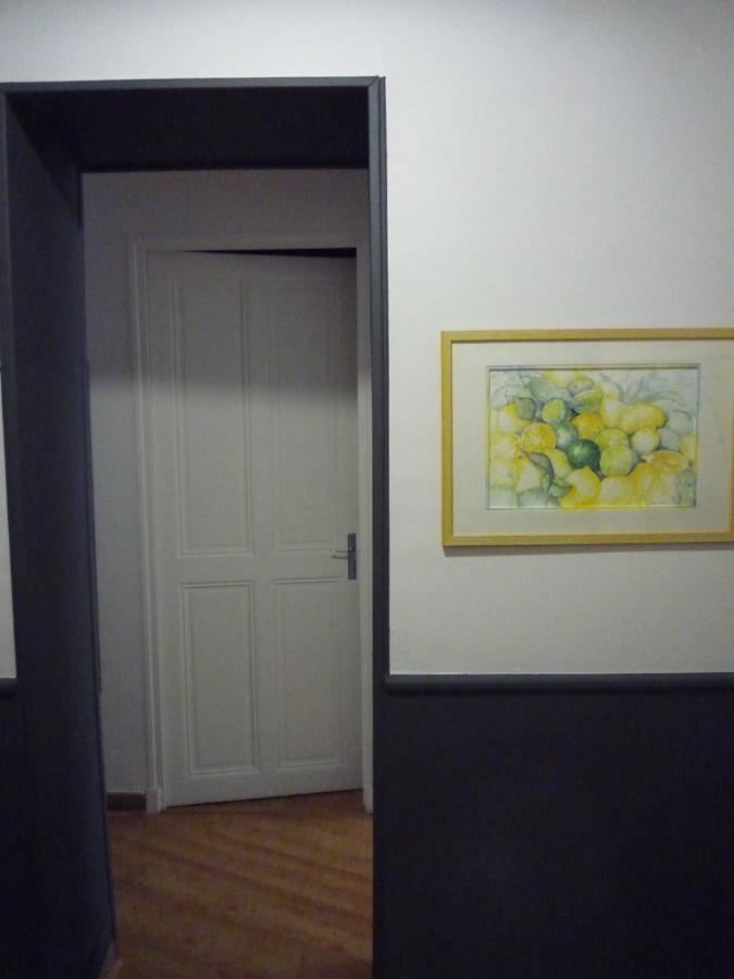 Appartement Avignon Centre Intra Muros Cour Exterieure Parking Prive Gratuit Екстер'єр фото