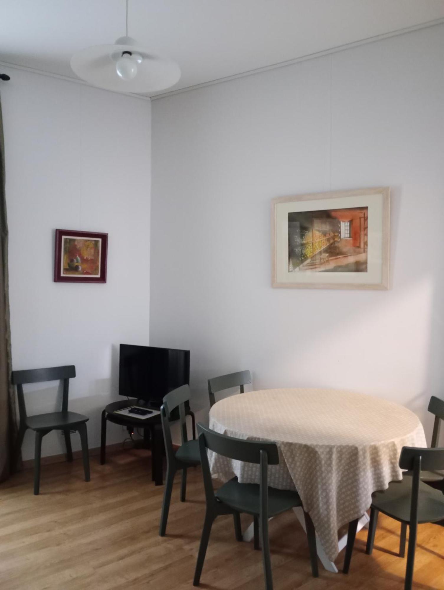 Appartement Avignon Centre Intra Muros Cour Exterieure Parking Prive Gratuit Екстер'єр фото